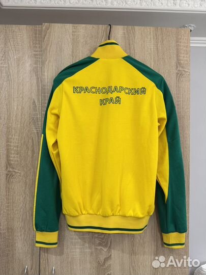 Мужская кофта на молнии