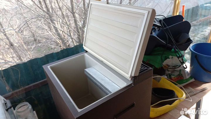 Холодильный ларь газ 12 и 220 вольт Electrolux