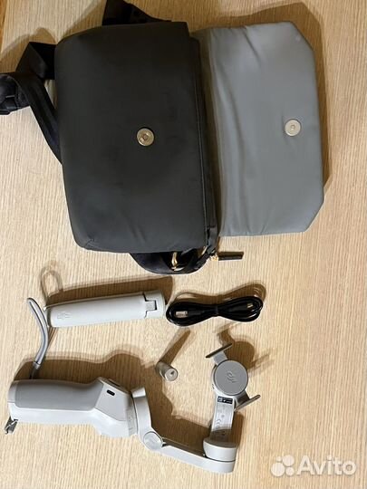 Стабилизатор DJI osmo Mobile 4 (OM4)