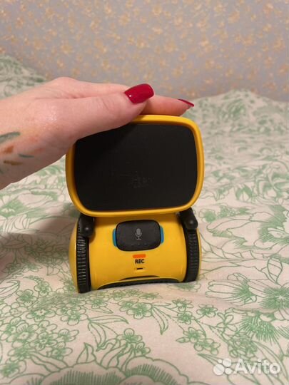 Игрушка робот