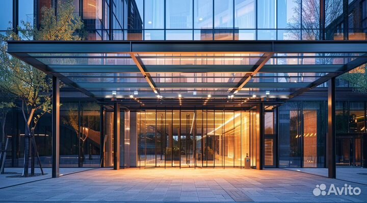 Стеклянный навес над входной группой