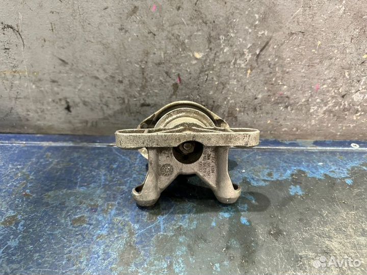 Подушка АКПП Audi A4 B6 ALT 2.0