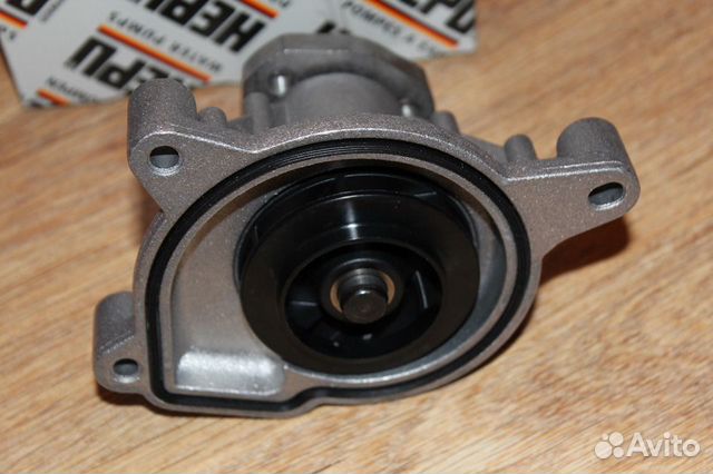 Помпа, насос водяной Volksvagen Touareg в наличии