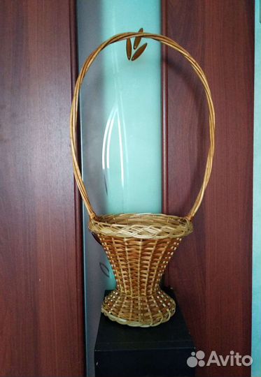 Корзина плетеная для подарков и цветов