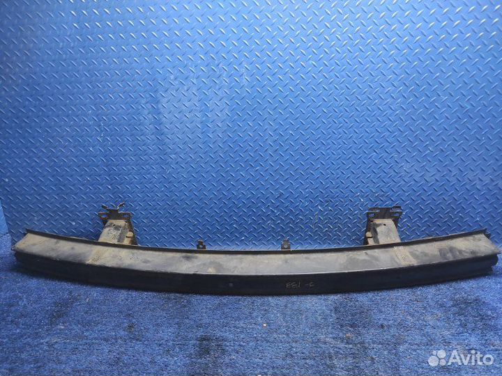 Усилитель бампера передний Land Rover Discovery 3