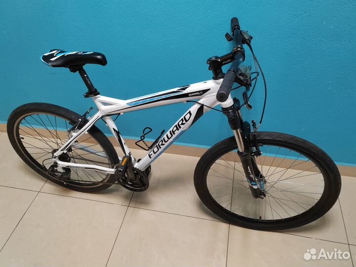 Велосипед Forward Quatro 1.0 белого цвета