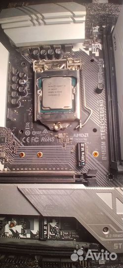 Материнская плата с процессором и памятью