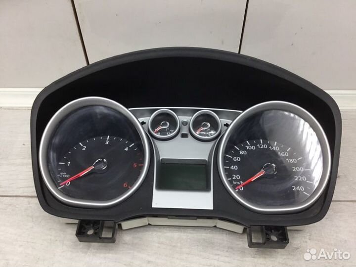 Щиток приборов Ford Focus универсал gpda 2010