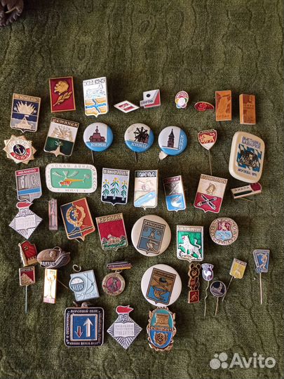 Гербы городов СССР и стран мира. Значки