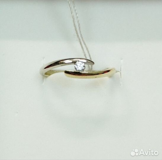 Золотое кольцо с фианитом (19050)