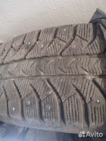 Bridgestone Ice Cruiser 7000 225/65 R17