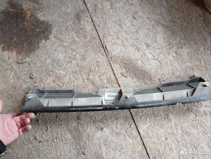 Решетка радиатора Nissan sunny n14