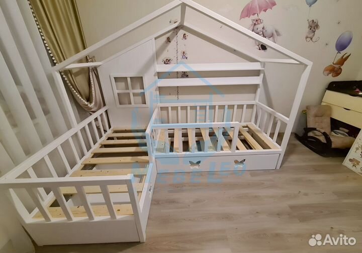 Двухъярусная кровать