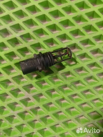 Датчик температуры воздуха на впуске Mercedes Benz