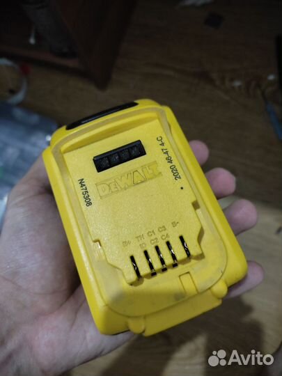 Аккумулятор DeWalt DCB184 18v 5A