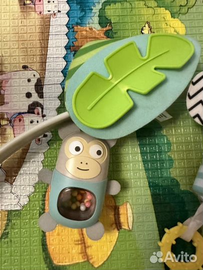 Дуга с игрушками taf toys