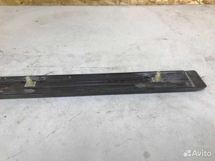 Молдинг порога передний правый Mercedes-Benz