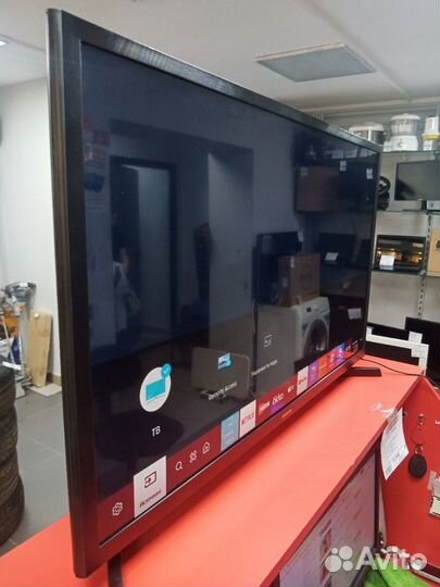 Телевизор Samsung 81 см SMART TV