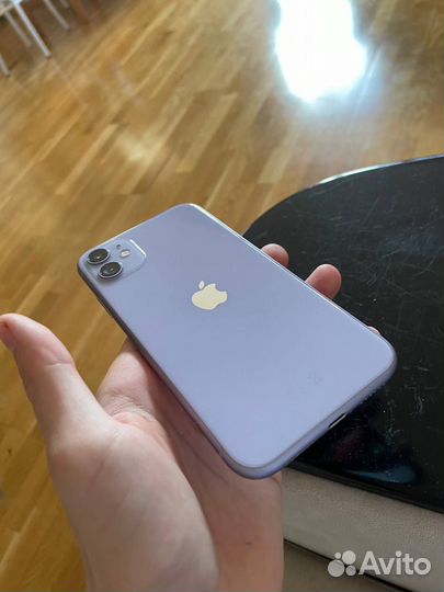 iPhone 11, 64 ГБ