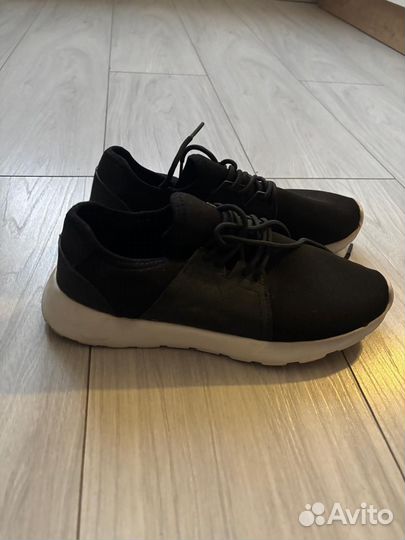 Кроссовки набором