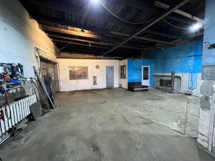 Гараж, > 30 м²