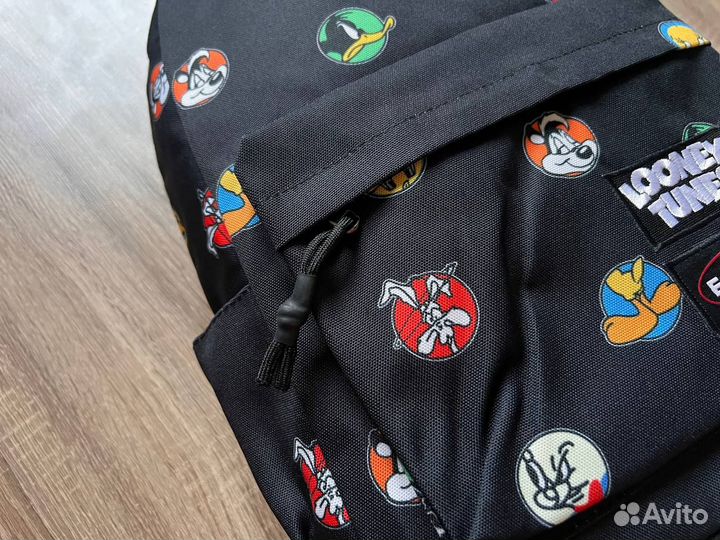 Рюкзак Eastpak черный Looney Tunes новинка