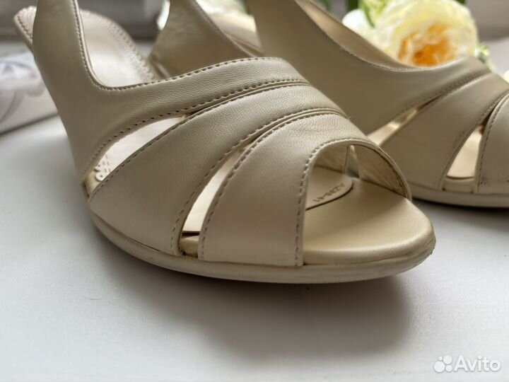 Босоножки на каблуке 39 40