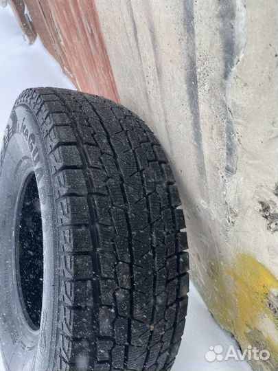 Yokohama Ice Guard G075 285/75 R16