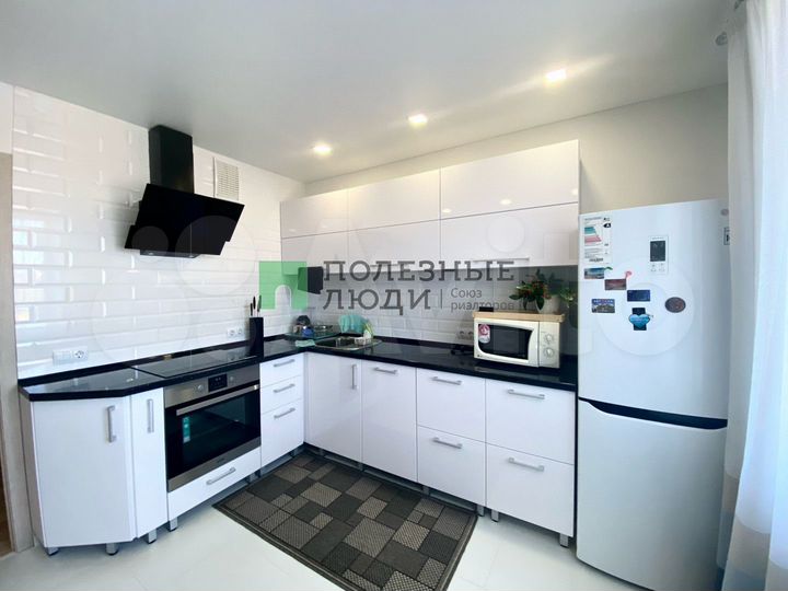 2-к. квартира, 60 м², 6/17 эт.