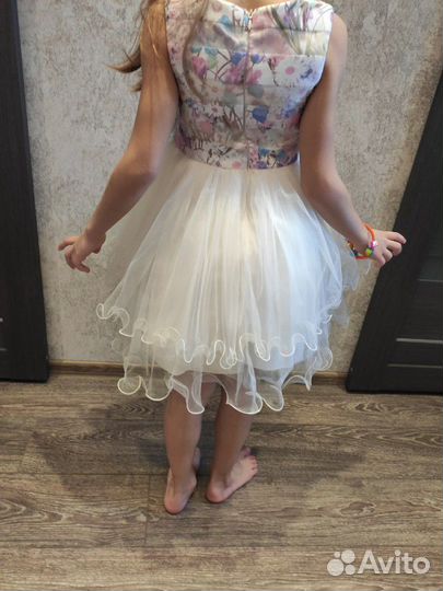 Нарядное платье на девочку