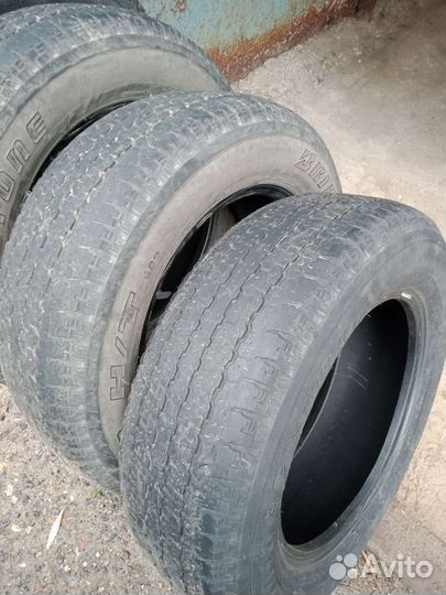 Bridgestone Dueler H/T D689 215/65 R16