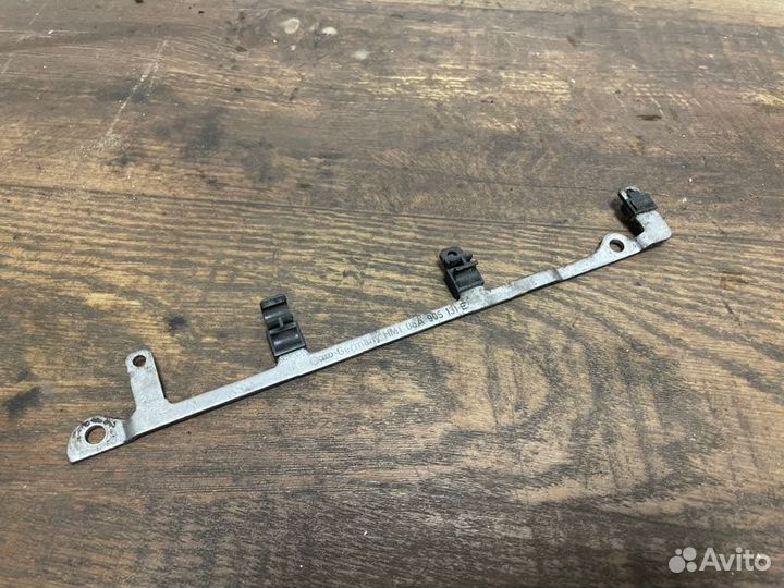 Канал для кабеля(cопут. товар) Volkswagen Jetta5