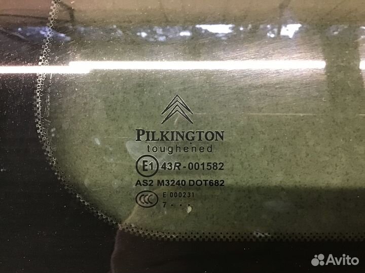 Стекло кузовное глухое левое Citroen C4 2005-2011