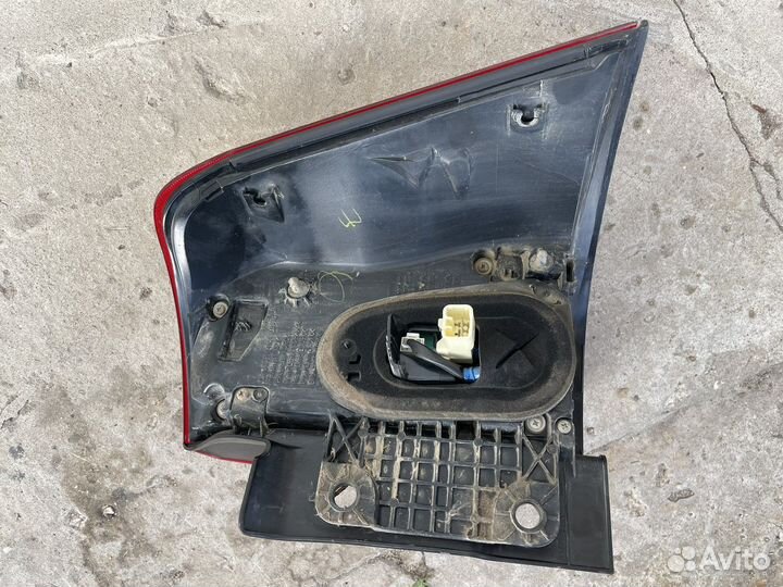 Задняя фара toyota land cruiser 200