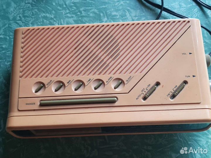 Радиоприемник с часами СССР