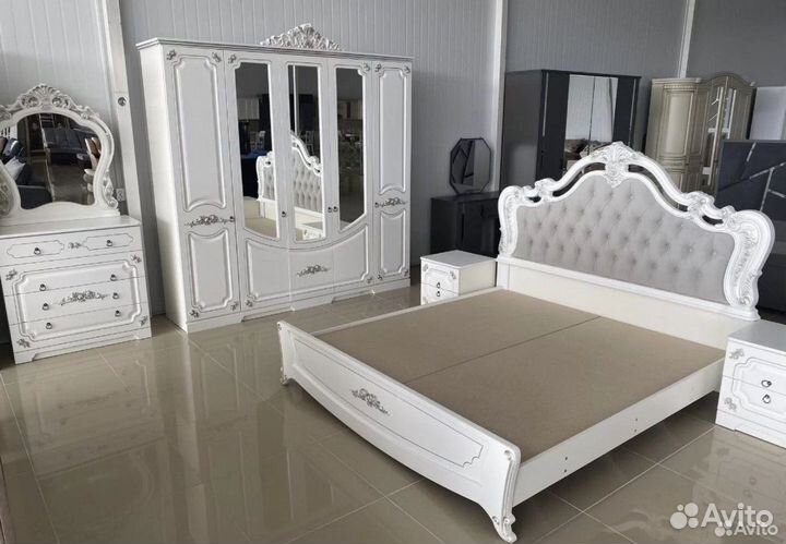 Спальный гарнитур 