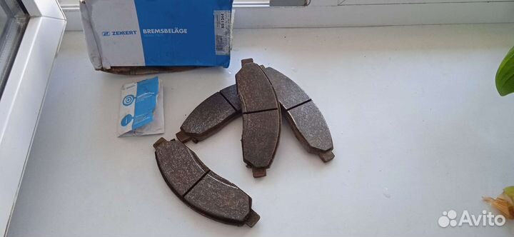 Тормозные колодки Zekkert