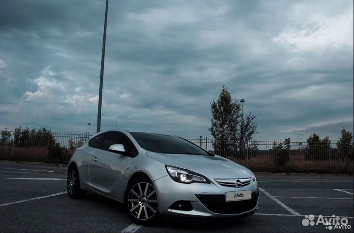 Opel Astra GTC 1.4 МТ, 2013, 155 000 км