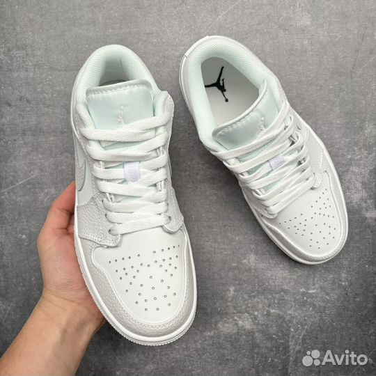 Кроссовки Nike Air Jordan 1 low white