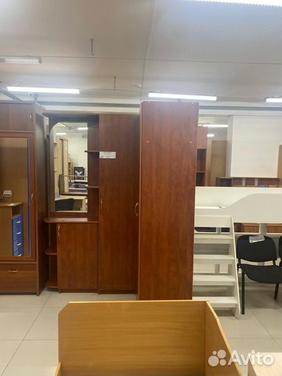 Шкаф угловой в прихожую вишня