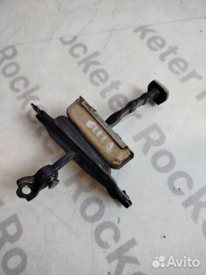 Ограничитель двери задний левый Nissan Fuga 2006