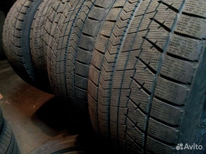 Bridgestone Blizzak VRX 245/40 R18 и 275/35 R18 95S