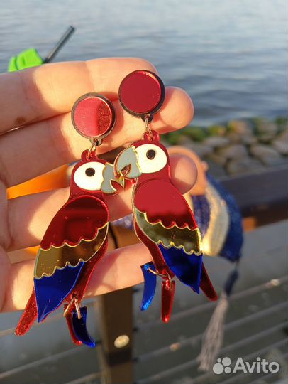 Очень красивые серьги-попугайчики