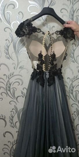 Вечернее платье