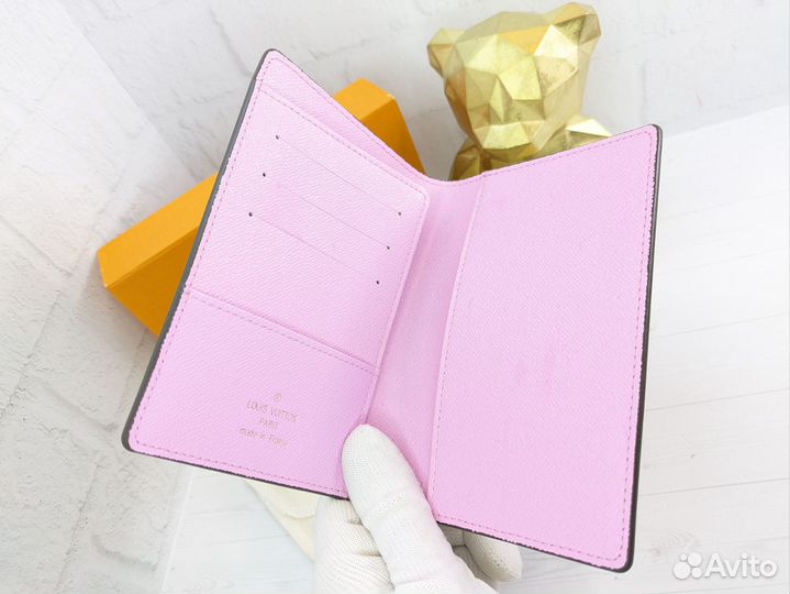 Обложка для паспорта Louis Vuitton новая
