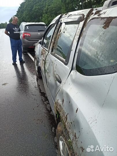 Renault Duster 1.6 МТ, 2012, битый, 25 000 км