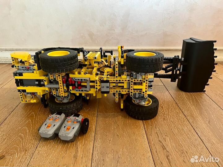 Lego Technic 42030 Автопогрузчик volvo