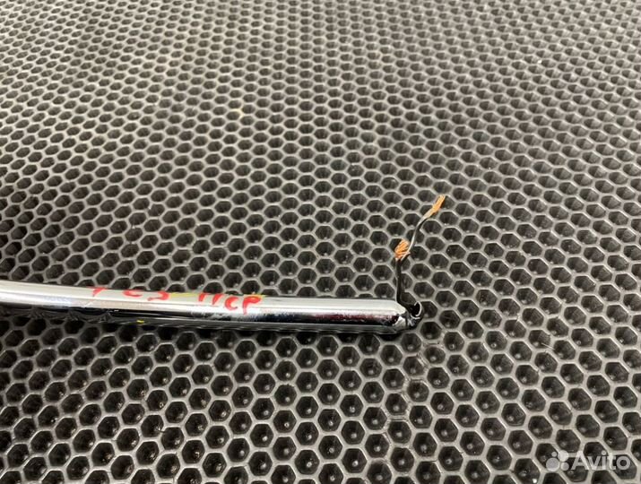 Подголовник передний Bmw X3 F25 N52B30A 3.0 2011