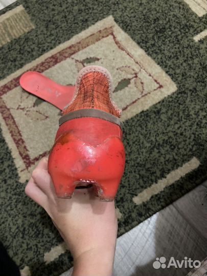 Левая бутса Adidas (правая порвалась