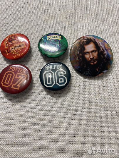 Значок гарри поттер бкспоатно